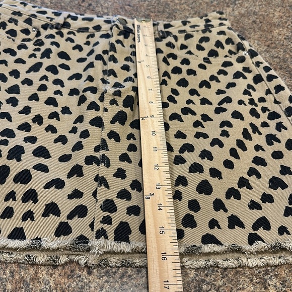 The Nines Cheetah Print Mini Skirt Size Large Stone Black High Waisted - Picture 12 of 12